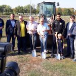 Erster Spatenstich für neuen Kunstrasenplatz beim 1. FC Lok