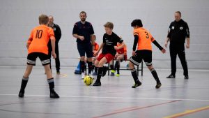 Die D-Junioren spielten am 13. Januar in Abtnaundorf im Rahmen des 6. LVZ-SPORTBUZZER-Cups um die Hallenmeistertitel des FVSL. (Foto: Alexander Prautzsch)