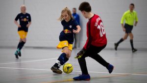 Die D-Junioren spielten am 13. Januar in Abtnaundorf im Rahmen des 6. LVZ-SPORTBUZZER-Cups um die Hallenmeistertitel des FVSL. (Foto: Alexander Prautzsch)