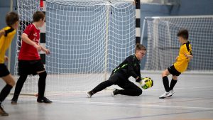 Die D-Junioren spielten am 13. Januar in Abtnaundorf im Rahmen des 6. LVZ-SPORTBUZZER-Cups um die Hallenmeistertitel des FVSL. (Foto: Alexander Prautzsch)