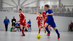 Die A- und B-Junioren spielten am 13. Januar in Abtnaundorf im Rahmen des 6. LVZ-SPORTBUZZER-Cups um die Hallenmeistertitel des FVSL. (Foto: Alexander Prautzsch)