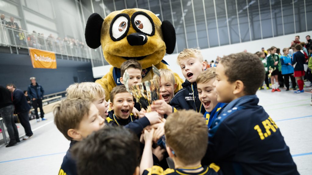 Die E-Junioren eröffneten am 12. Januar 2019 das große LVZ-SPORTBUZZER-Cup-Wochenende in Abtnaundorf. (Foto: Alexander Prautzsch / SPORTBUZZER)