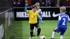 Die Bambini im Bereich des FVSL trugen am 9. Februar ihre HAllenendrunde im Rahmen des 6. LVZ-SPORTBUZZER-Cups aus. (Foto: Dirk Knofe)