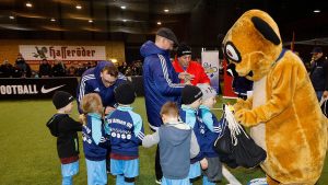 Die Bambini im Bereich des FVSL trugen am 9. Februar ihre HAllenendrunde im Rahmen des 6. LVZ-SPORTBUZZER-Cups aus. (Foto: Dirk Knofe)