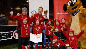 Die Bambini im Bereich des FVSL trugen am 9. Februar ihre HAllenendrunde im Rahmen des 6. LVZ-SPORTBUZZER-Cups aus. (Foto: Dirk Knofe)