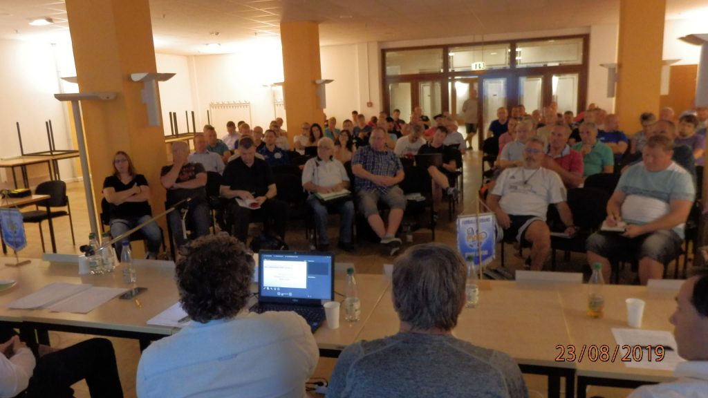 Beratung des Vorstandes mit den Präsidenten/ Abteilungsleitern der Mitgliedsvereine des FVSL