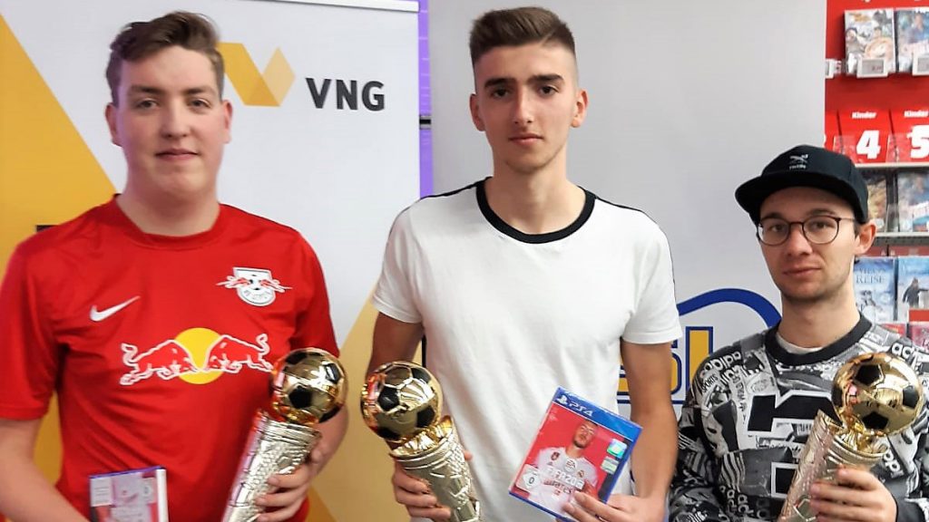 Leipziger FIFA-Spieler gewinnt Turnier im Paunsdorf Center