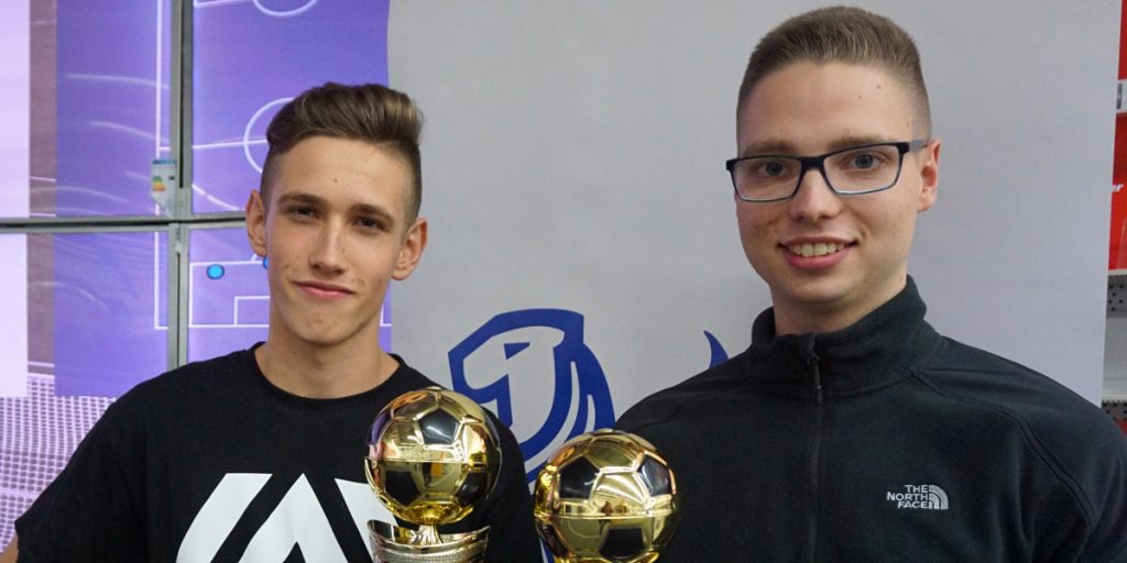 Gian-Luca Kada Benchiha (l.) setzte sich im Finale gegen Marcel Gramann mit 3:2 durch. Beide sind Teamkameraden beim „404 Multigaming e.V.“ in Dresden.