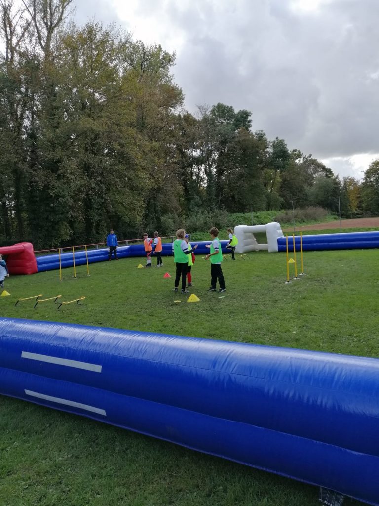 Mädchenfußballcamp beim SV West 03